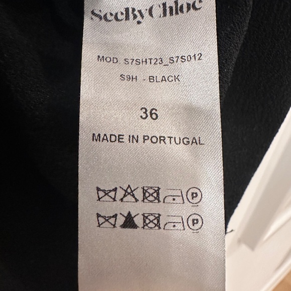 ✨ See by Chloé Black Knit Top w/ Crochet Navy/Black Bell Sleeves Size Small/36 ✨ - Picture 10 of 10